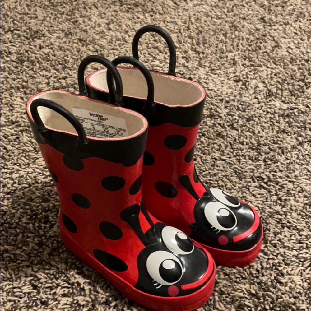 Cute Rainboots!!
